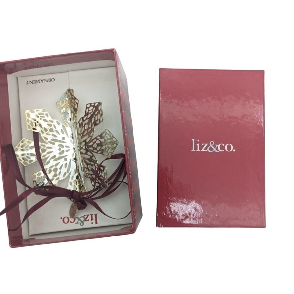 Liz & Co Christmas Ornament silver snowflake 2007